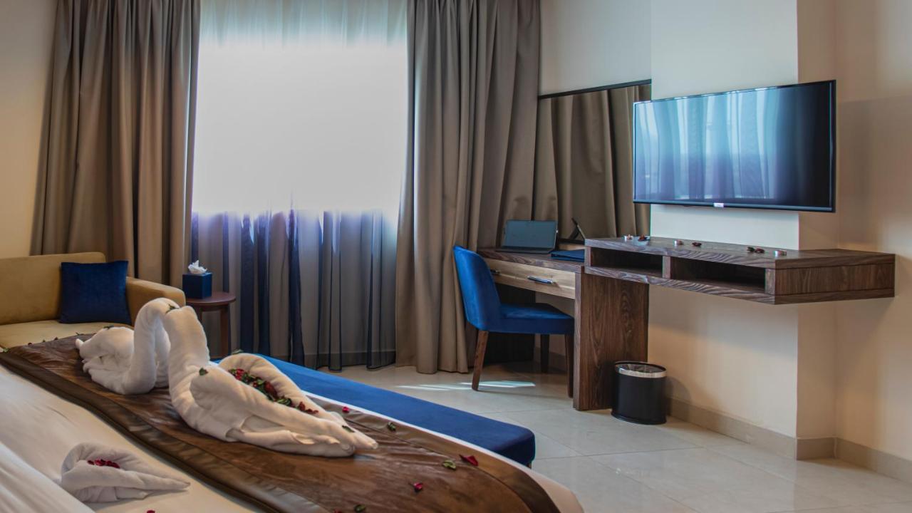 שארג'ה Viola Hotel Apartments מראה חיצוני תמונה
