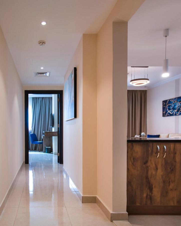 שארג'ה Viola Hotel Apartments מראה חיצוני תמונה