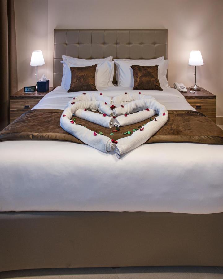 שארג'ה Viola Hotel Apartments מראה חיצוני תמונה