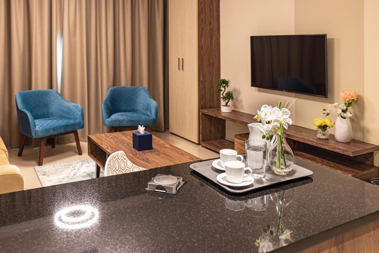 שארג'ה Viola Hotel Apartments מראה חיצוני תמונה